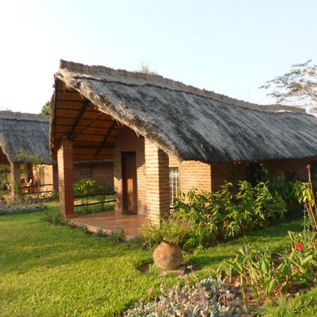Barefoot Safari Lodge 利隆圭 外观 照片