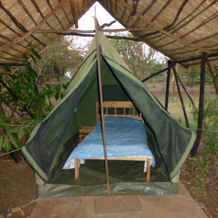 Barefoot Safari Lodge 利隆圭 外观 照片